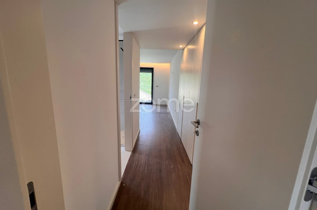 Moradia T4 para Venda em Valongo Foto 29