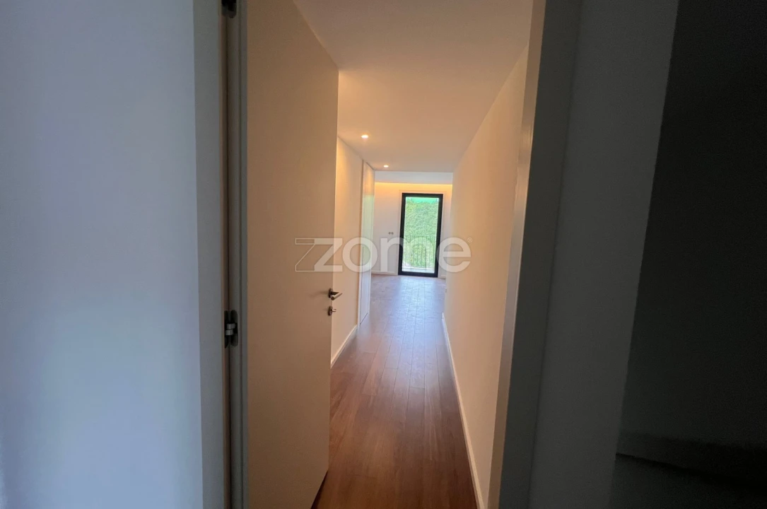 Moradia T4 para Venda em Valongo Foto 31