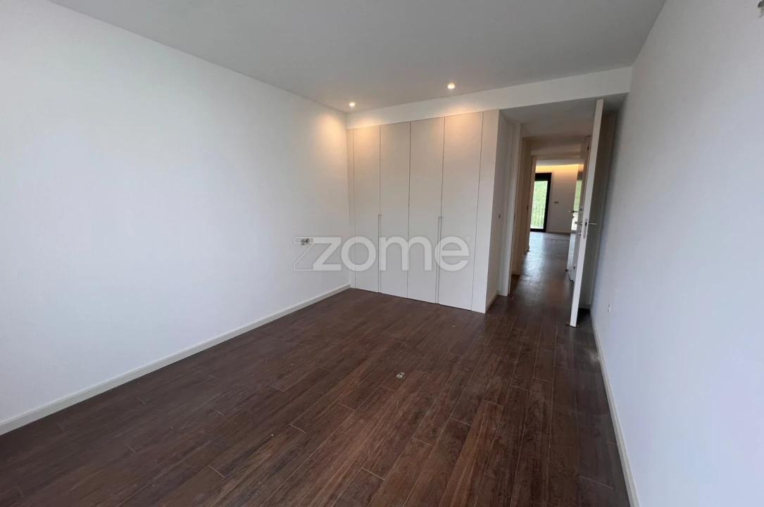Moradia T4 para Venda em Valongo Foto 25