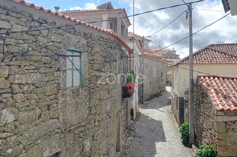 Moradia T3 para Venda em Paredes da Beira Foto 17