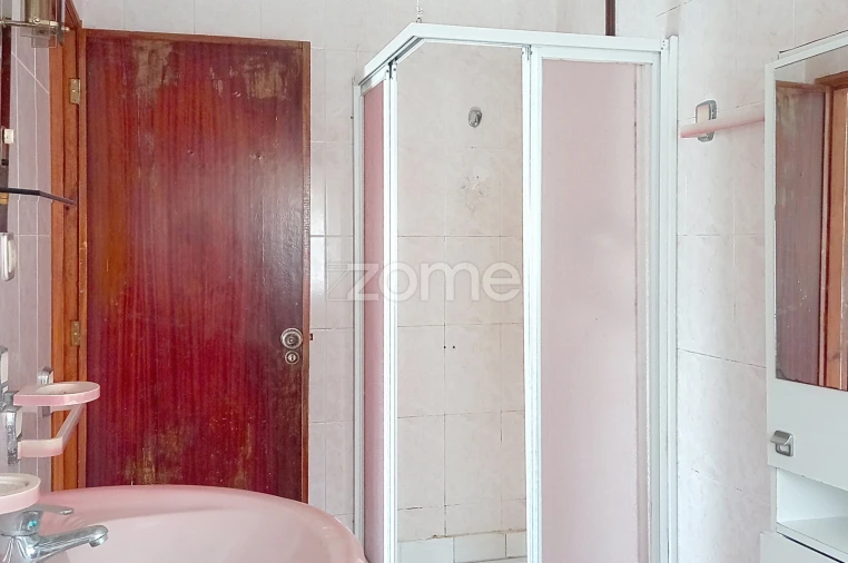 Moradia T3 para Venda em Paredes da Beira Foto 14