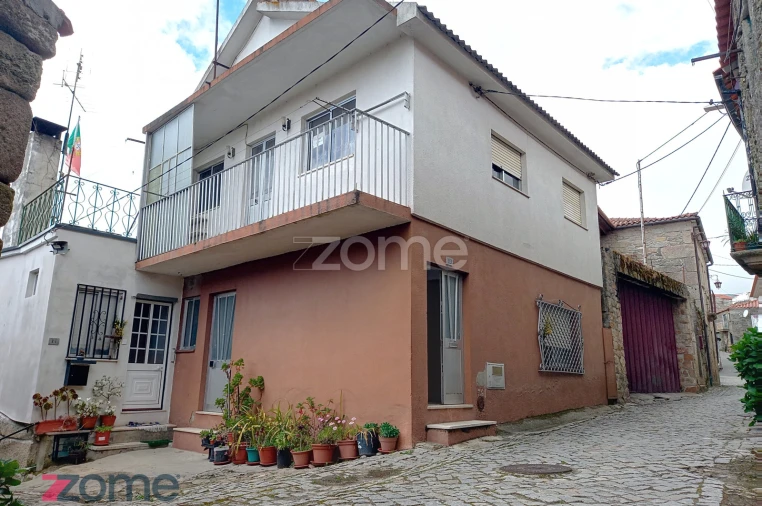 Moradia T3 para Venda em Paredes da Beira Foto 2