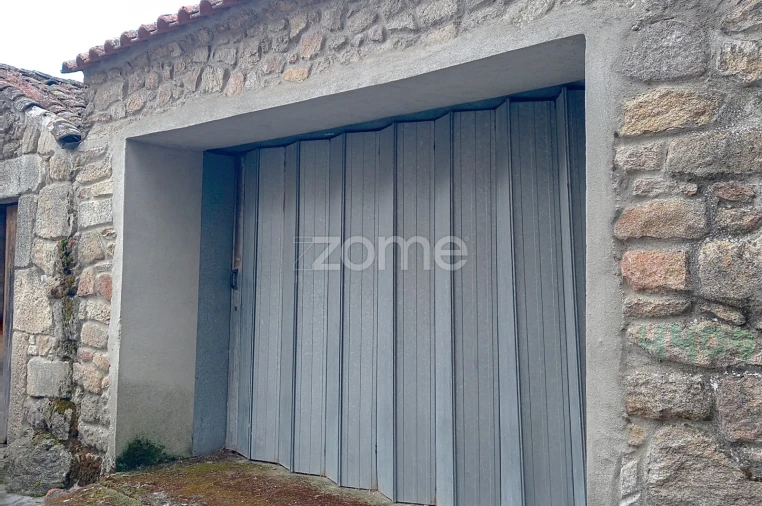 Moradia T3 para Venda em Paredes da Beira Foto 3