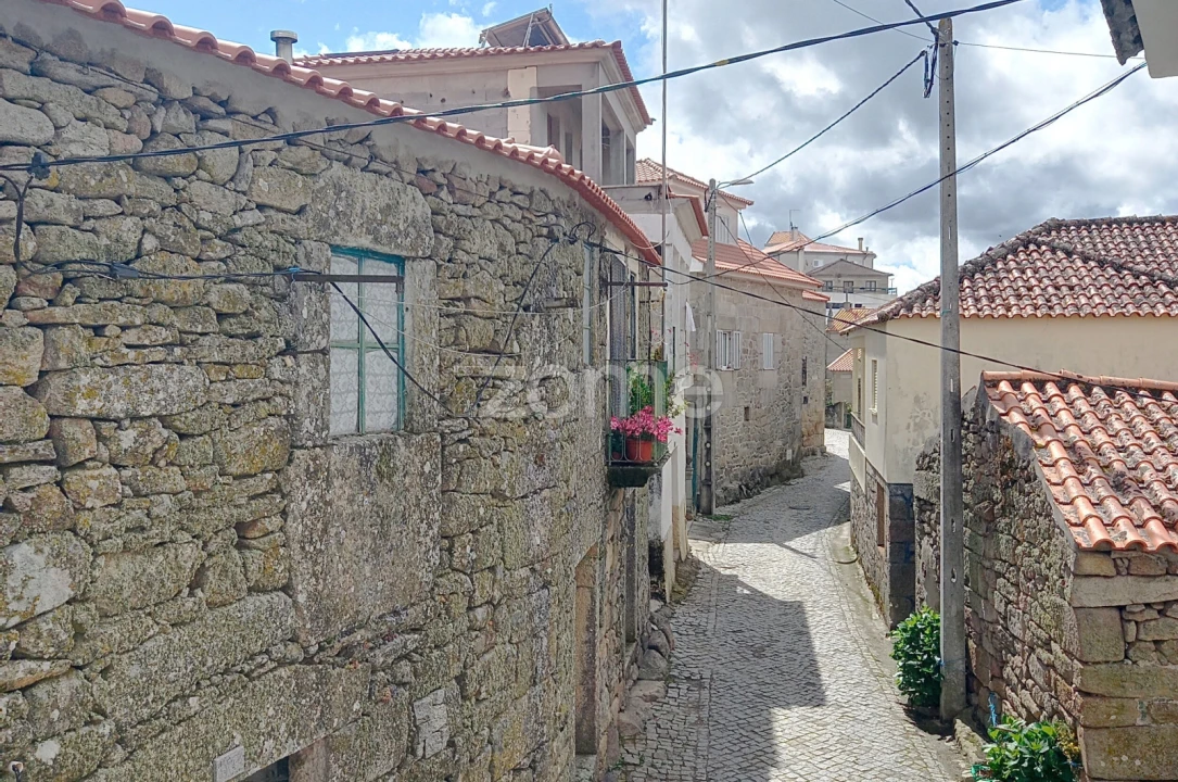 Moradia T3 para Venda em Paredes da Beira Foto 17