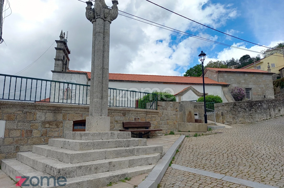 Moradia T3 para Venda em Paredes da Beira Foto 21