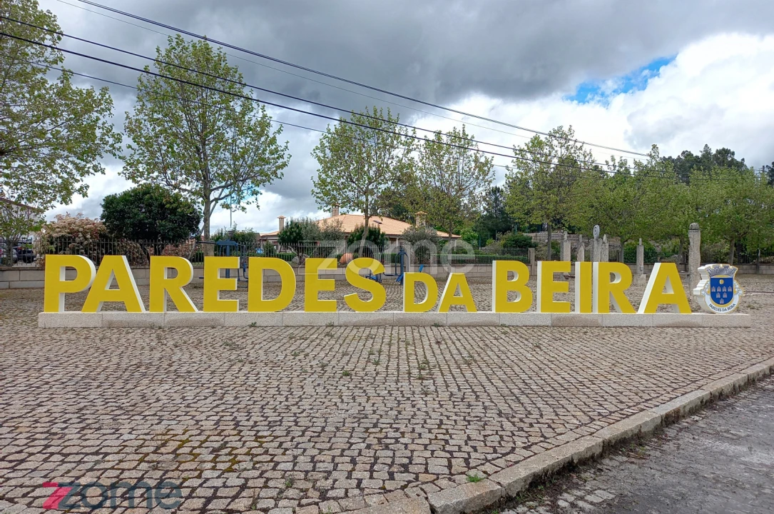 Moradia T3 para Venda em Paredes da Beira Foto 23