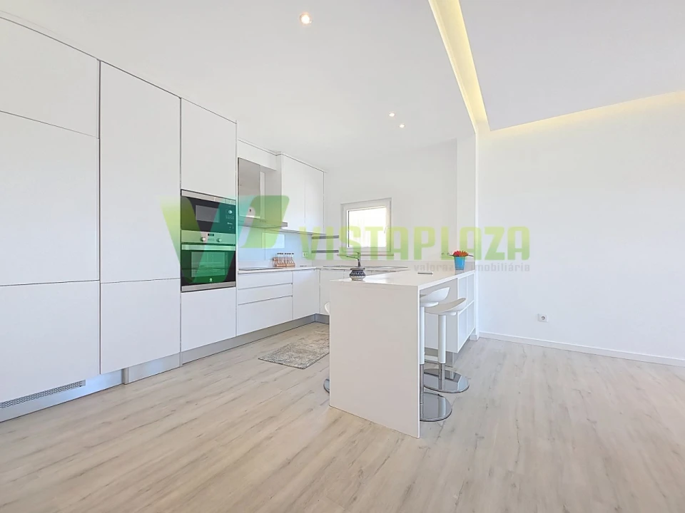 Apartamento T3 para Venda em Portimão Foto 3