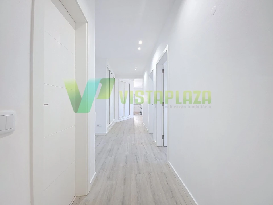 Apartamento T3 para Venda em Portimão Foto 30