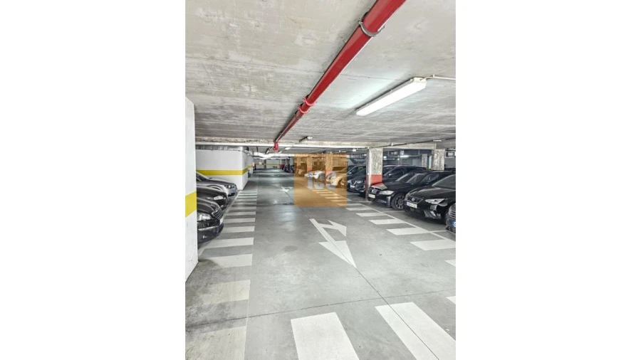 Garagem para Arrendamento em São Mamede de Infesta e Senhora da Hora Foto 11