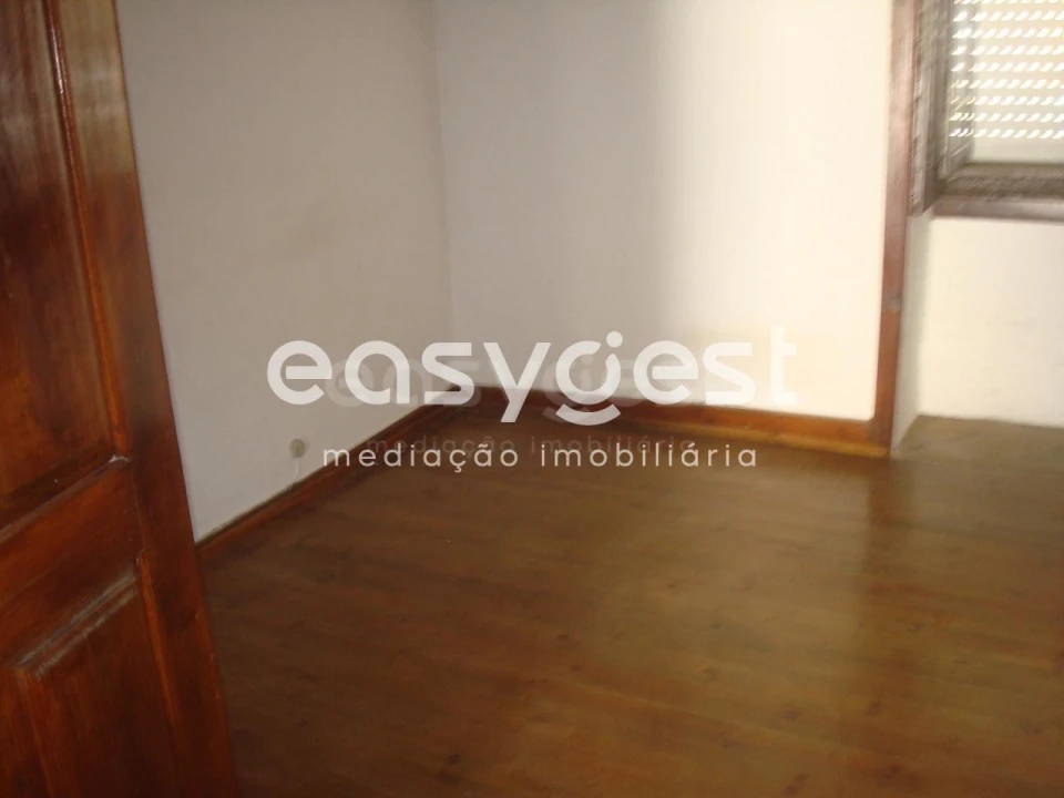 Moradia T3 para Venda em Almendra Foto 3