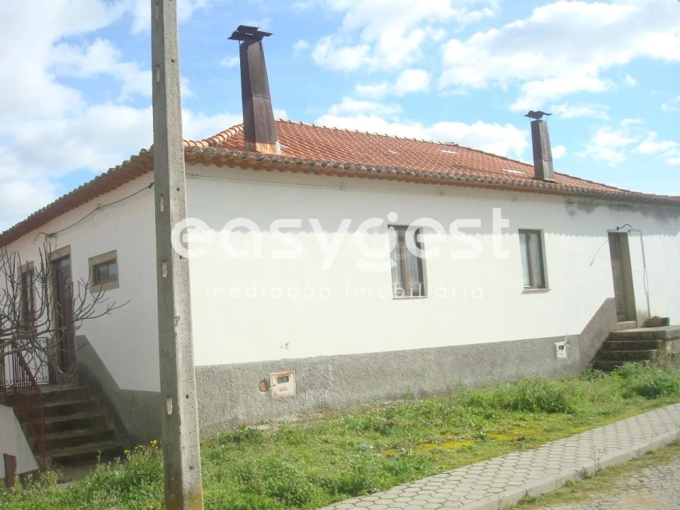 Moradia T3 para Venda em Almendra Foto 8