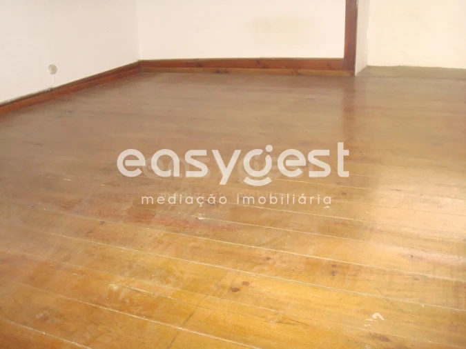 Moradia T3 para Venda em Almendra Foto 4