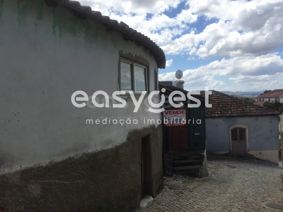 Moradia T2 para Venda em Açoreira Foto 1