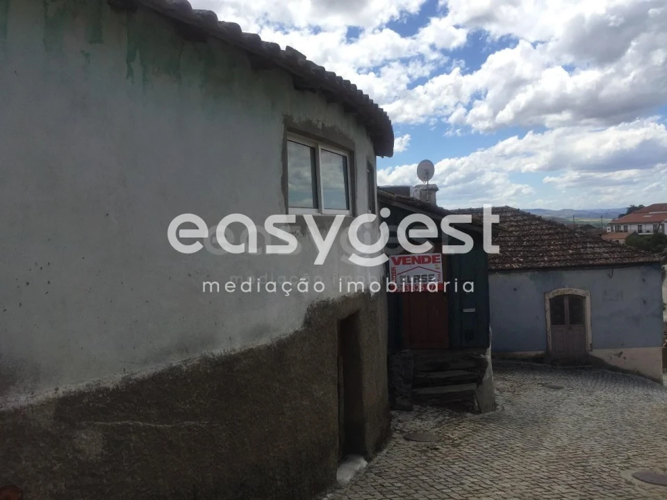 Moradia T2 para Venda em Açoreira Foto 5