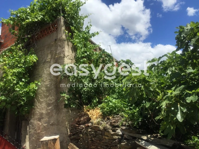 Moradia T2 para Venda em Açoreira Foto 3