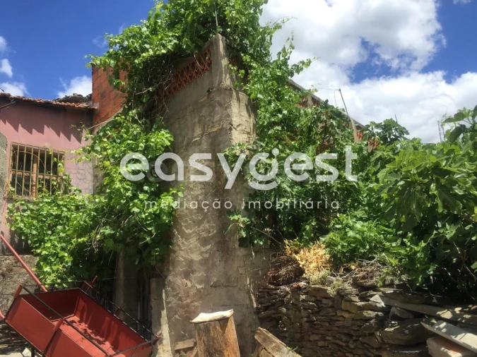 Moradia T2 para Venda em Açoreira Foto 7