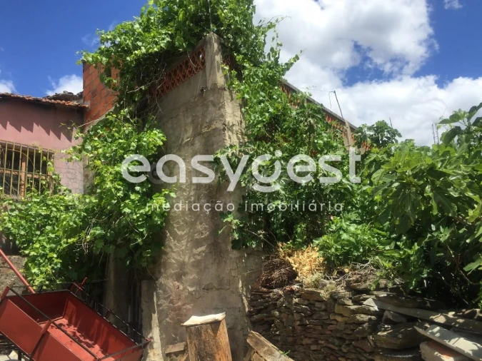 Moradia T2 para Venda em Açoreira Foto 8