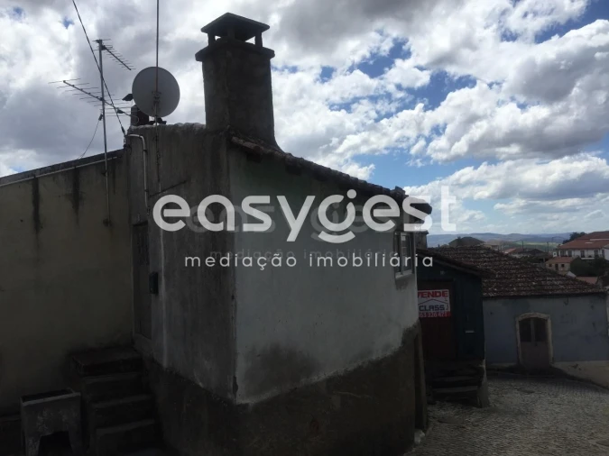 Moradia T2 para Venda em Açoreira Foto 9