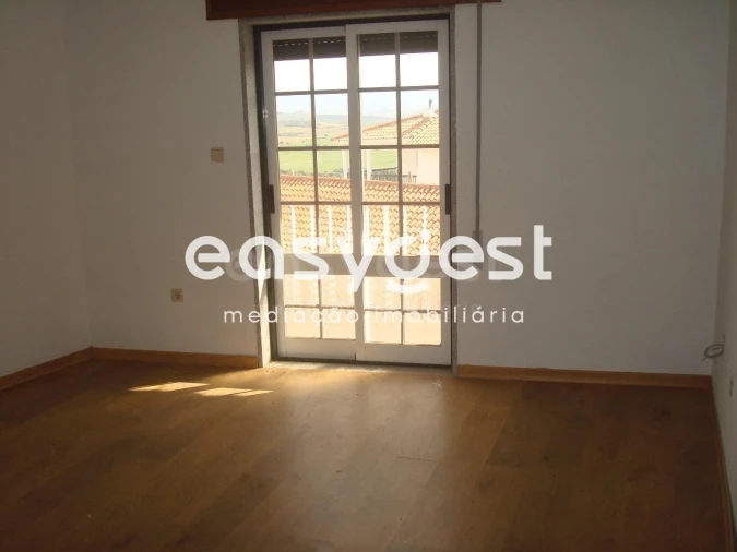 Moradia T5 para Venda em Horta da Vilariça Foto 12