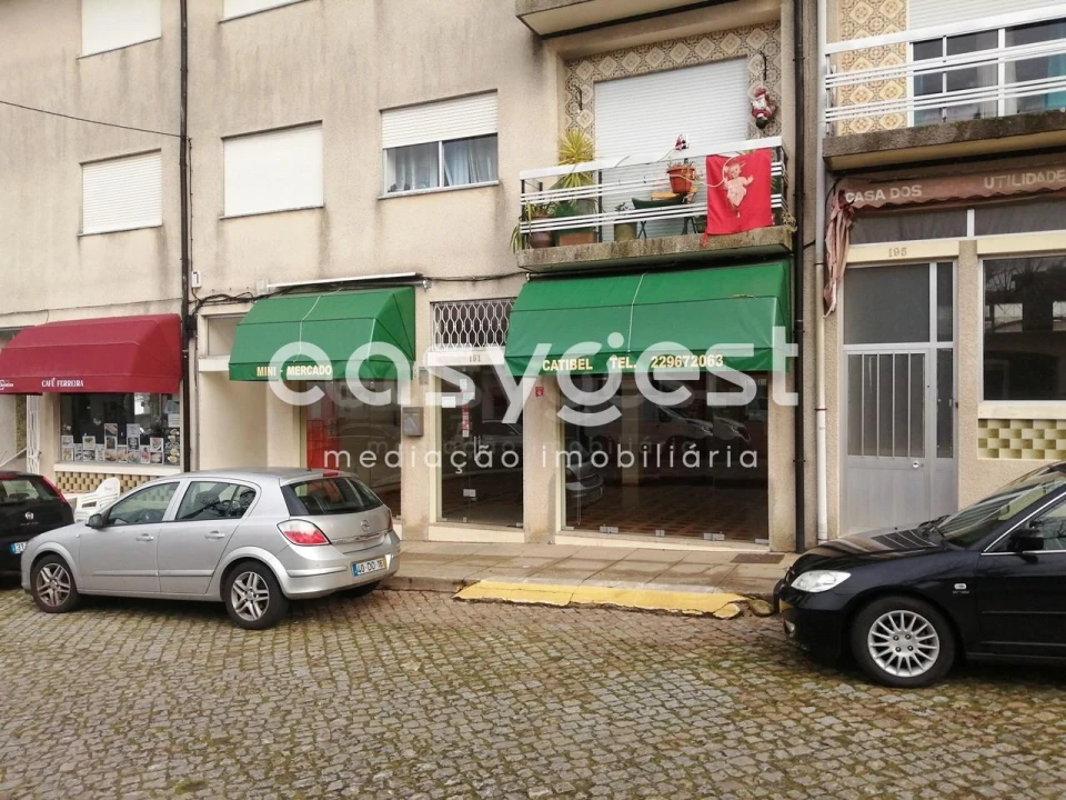 Loja para Venda em Alfena Foto 1