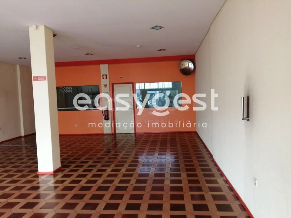 Loja para Venda em Alfena Foto 6