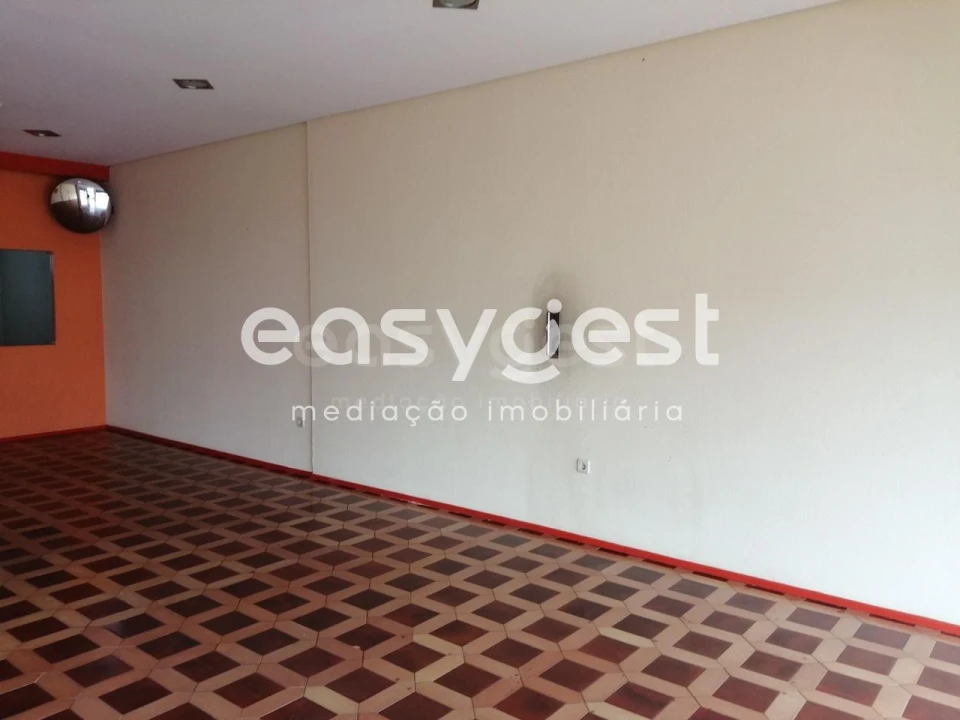 Loja para Venda em Alfena Foto 7