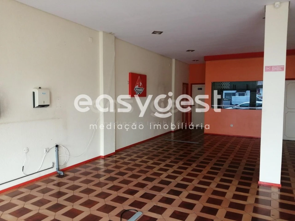 Loja para Venda em Alfena Foto 8