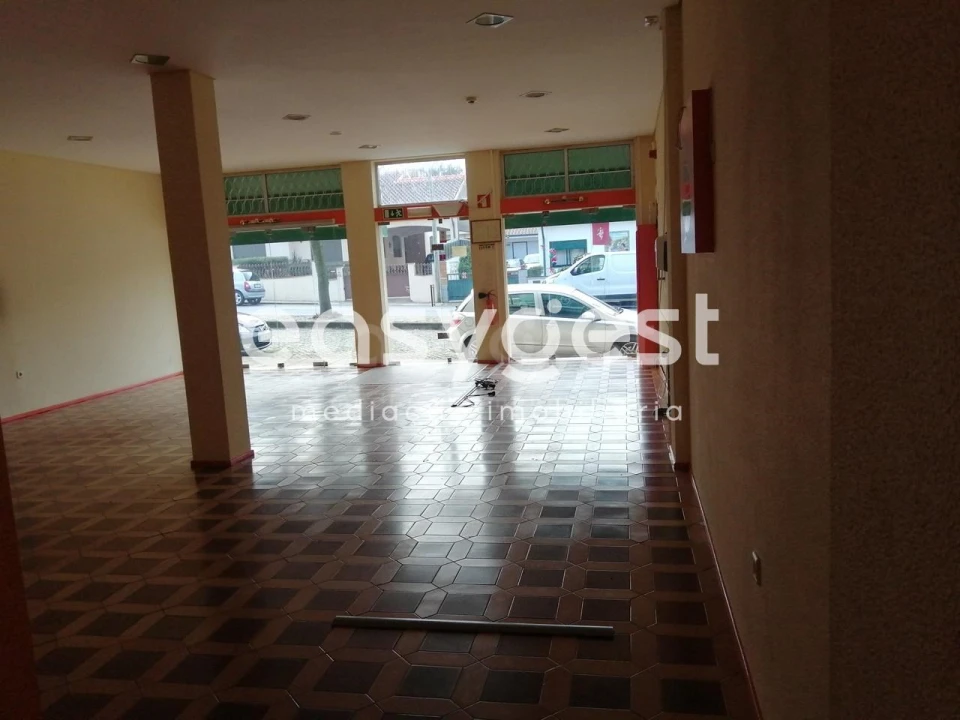 Loja para Venda em Alfena Foto 9