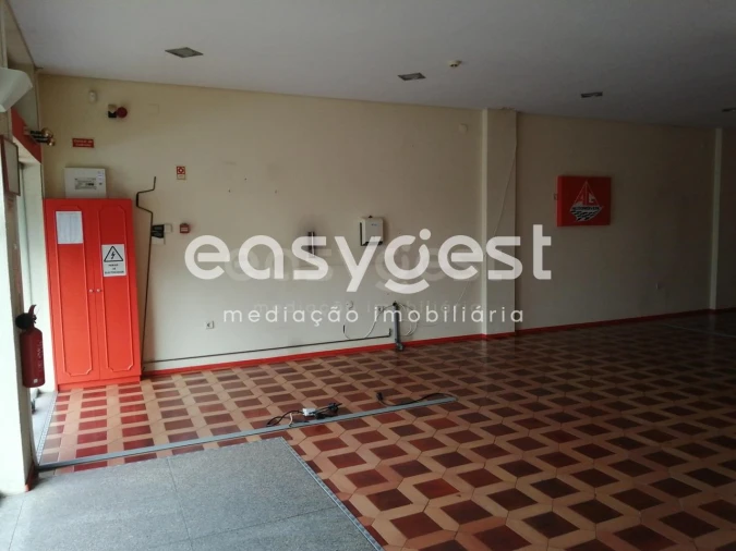 Loja para Venda em Alfena Foto 4