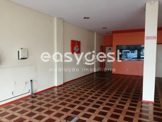 Loja para Venda em Alfena Foto 8