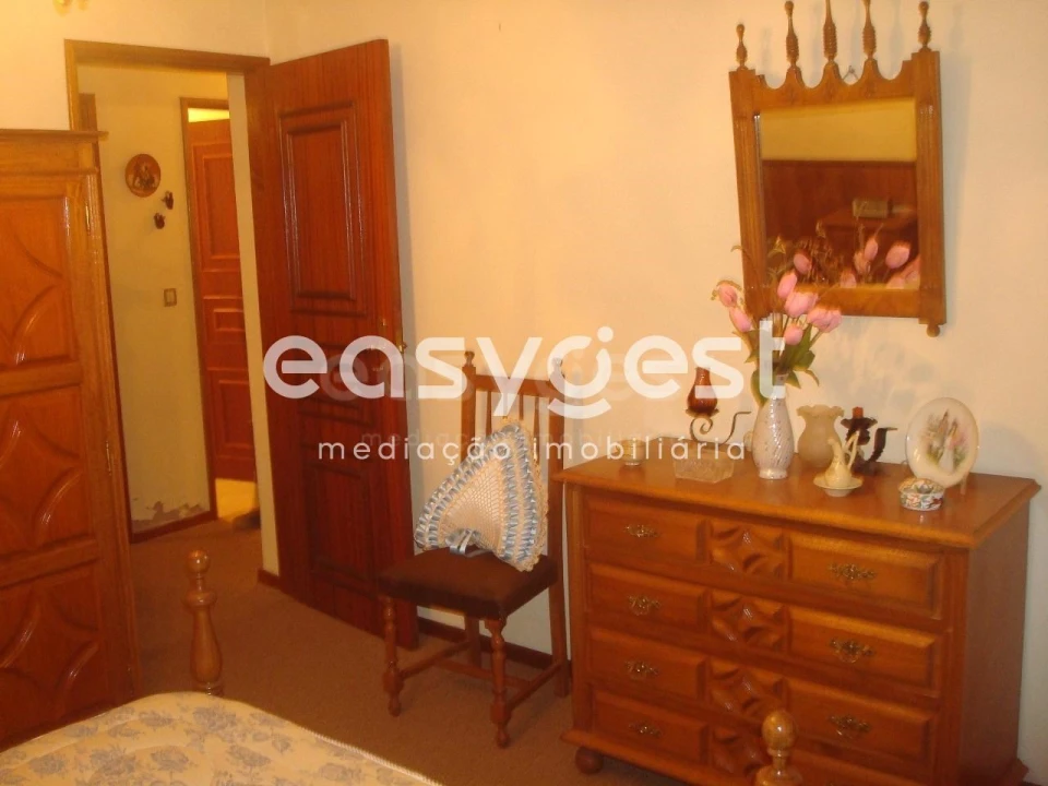 Moradia T4 para Venda em Almendra Foto 9