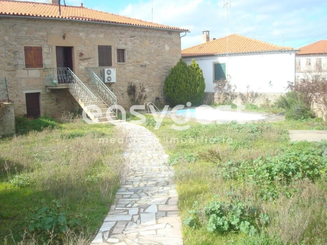 Moradia T4 para Venda em Almendra Foto 3