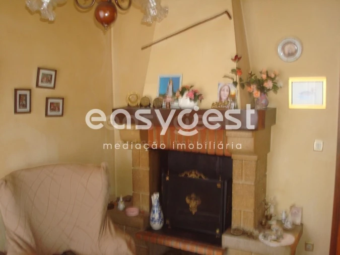 Moradia T4 para Venda em Almendra Foto 8