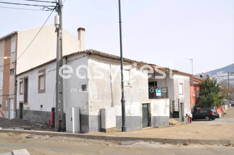 Moradia T5 para Venda em Torre de Moncorvo Foto 1