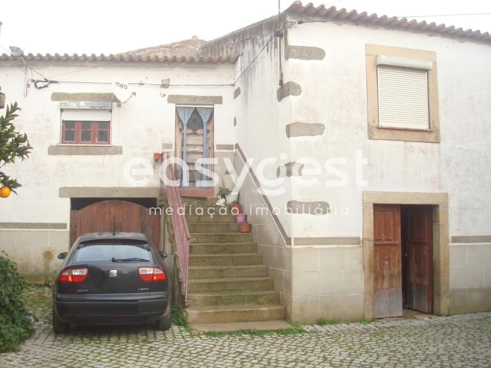 Moradia T5 para Venda em Almendra Foto 2