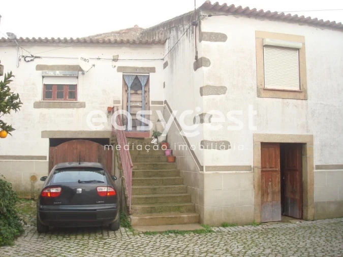 Moradia T5 para Venda em Almendra Foto 2