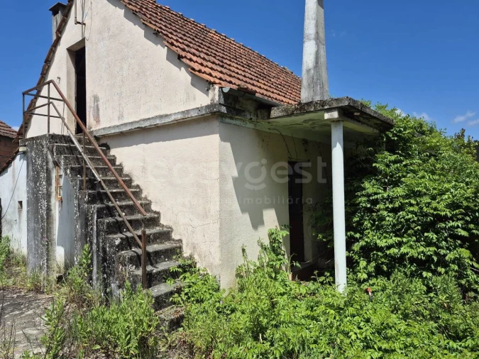 Moradia T2 para Venda em Santiago e São Simão de Litém e Albergaria dos Doze Foto 2