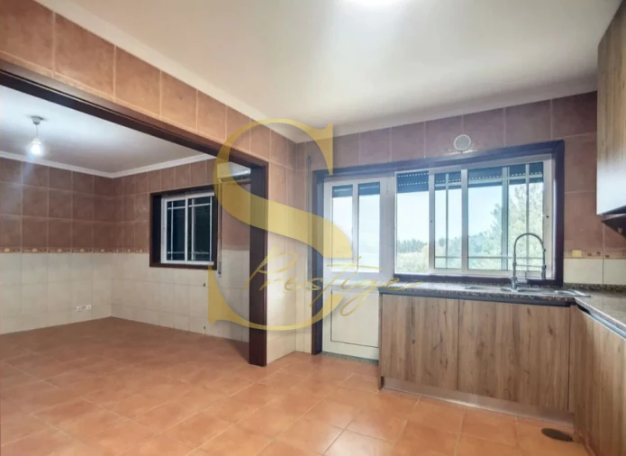 Moradia T3 para Venda em Branca Foto 5