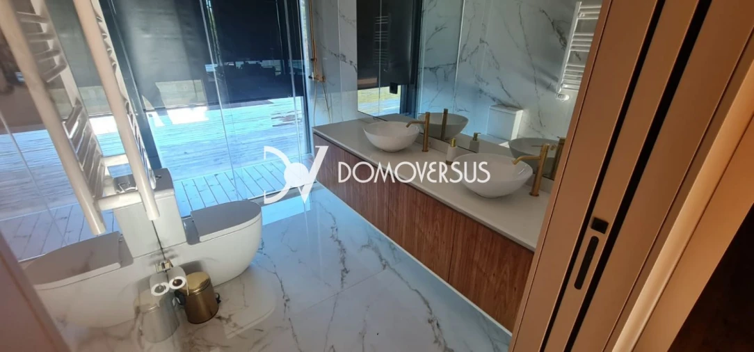 Moradia T5 para Venda em Avintes Foto 11