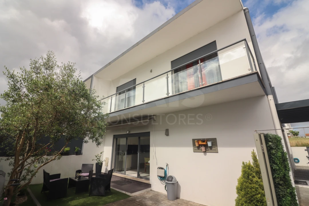 Moradia T3 para Venda em Aveiras de Cima Foto 8