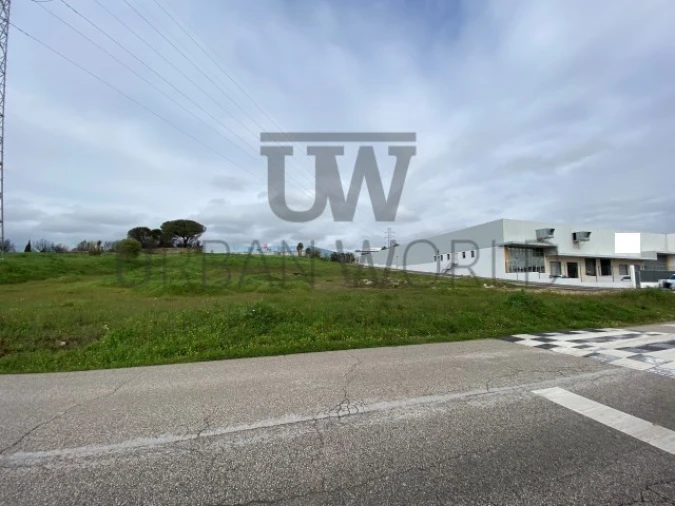 Terreno Comércio / Armazém para Venda em Vialonga