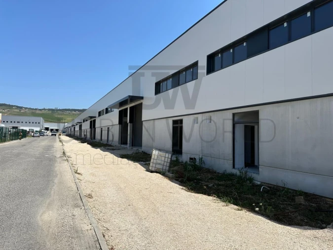 Armazém para Venda em Arruda dos Vinhos