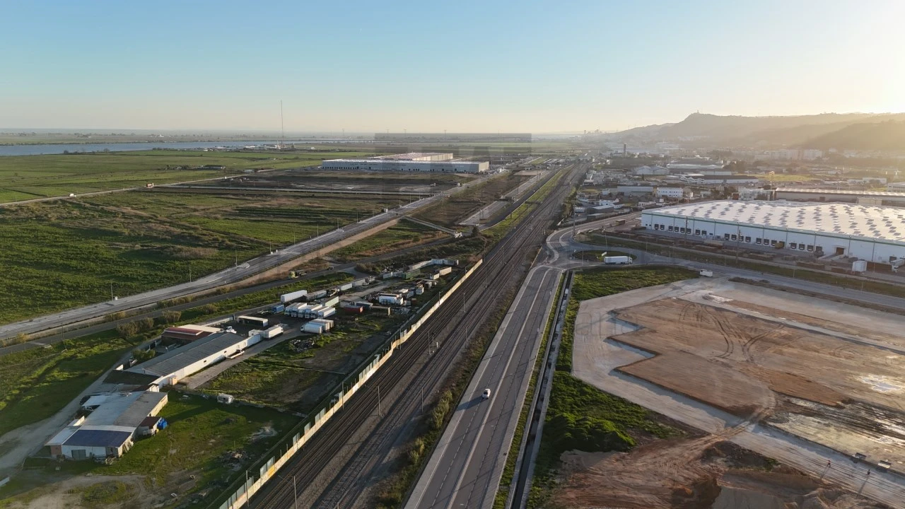 Terreno Comércio / Armazém para Venda em Vila Franca de Xira Foto 19