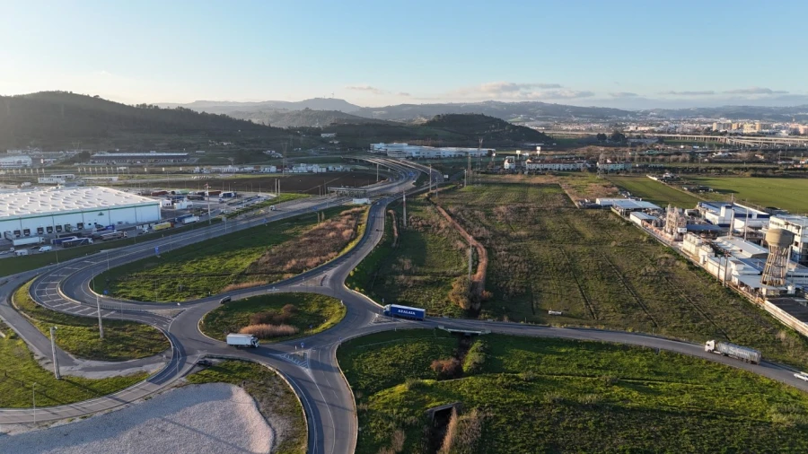 Terreno Comércio / Armazém para Venda em Vila Franca de Xira Foto 7