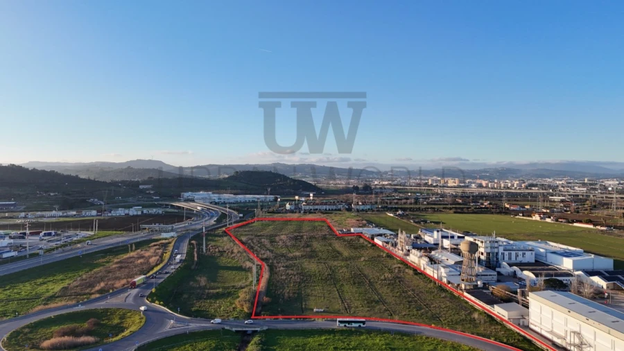 Terreno Comércio / Armazém para Venda em Vila Franca de Xira Foto 2