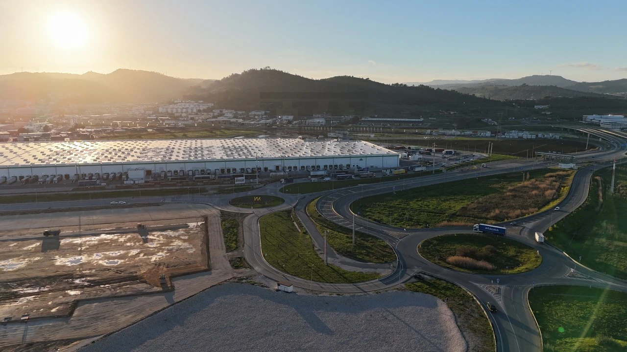 Terreno Comércio / Armazém para Venda em Carregado e Cadafais Foto 17