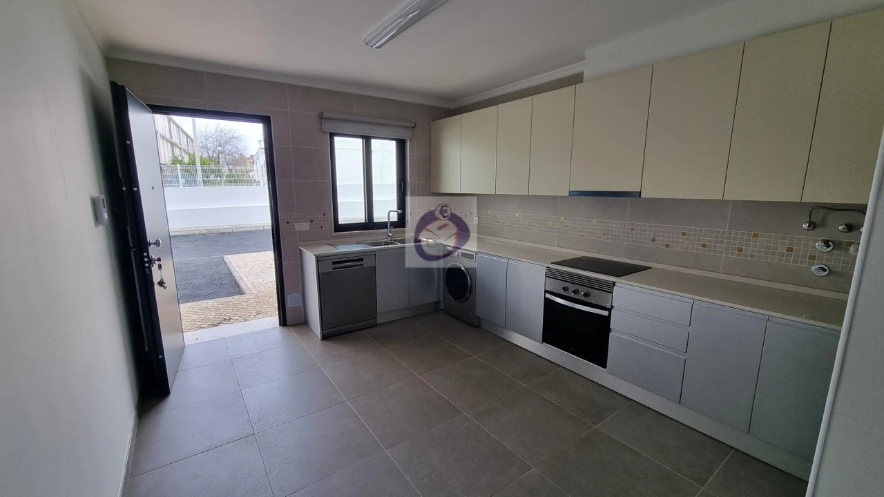 Apartamento T2 para Venda em Moncarapacho e Fuseta Foto 4