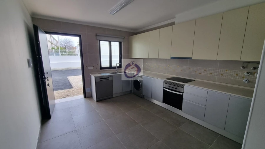 Apartamento T2 para Venda em Moncarapacho e Fuseta Foto 4