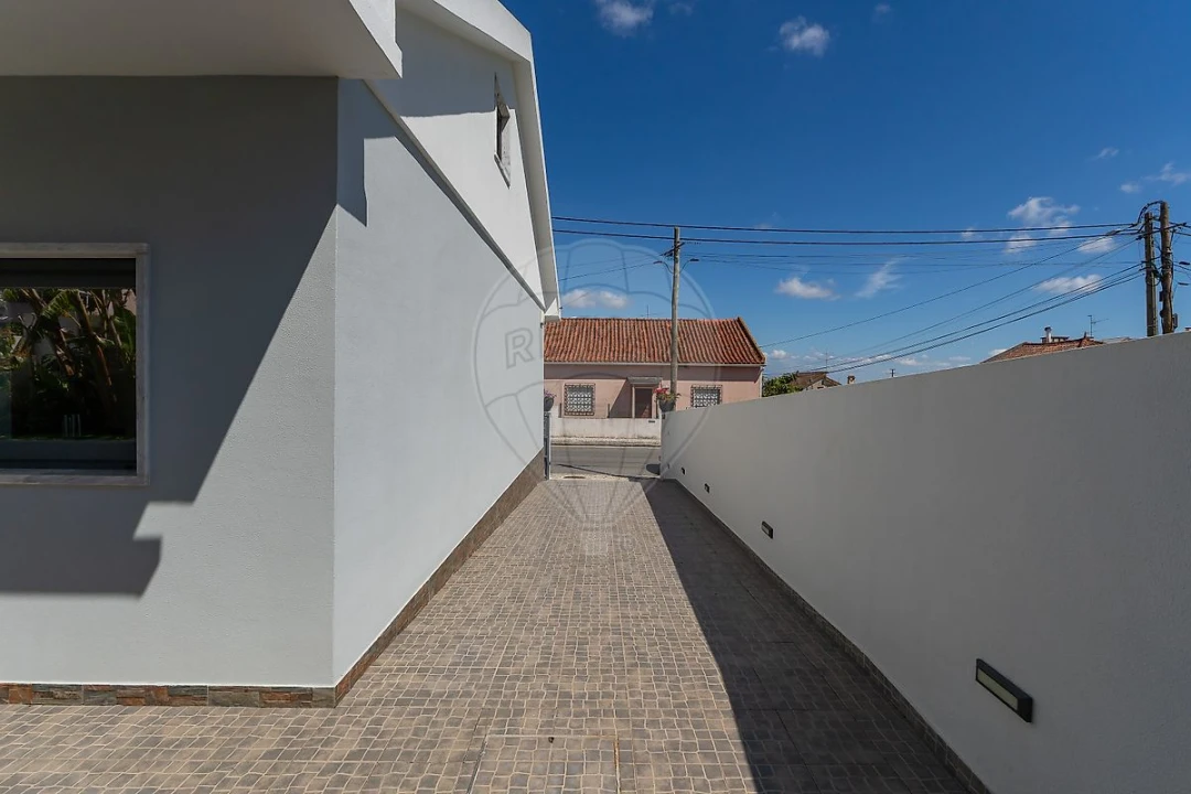 Moradia T2 para Venda em Santa Iria de Azoia, São João da Talha e Bobadela Foto 7