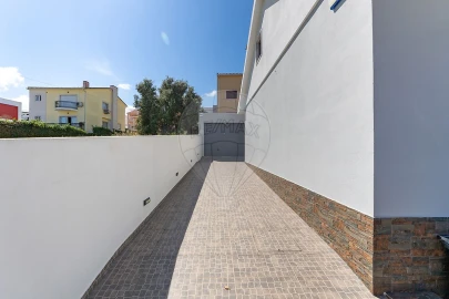 Moradia T2 para Venda em Santa Iria de Azoia, São João da Talha e Bobadela